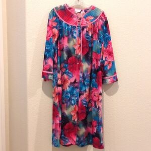 Vintage Floral Snap Front Robe  L